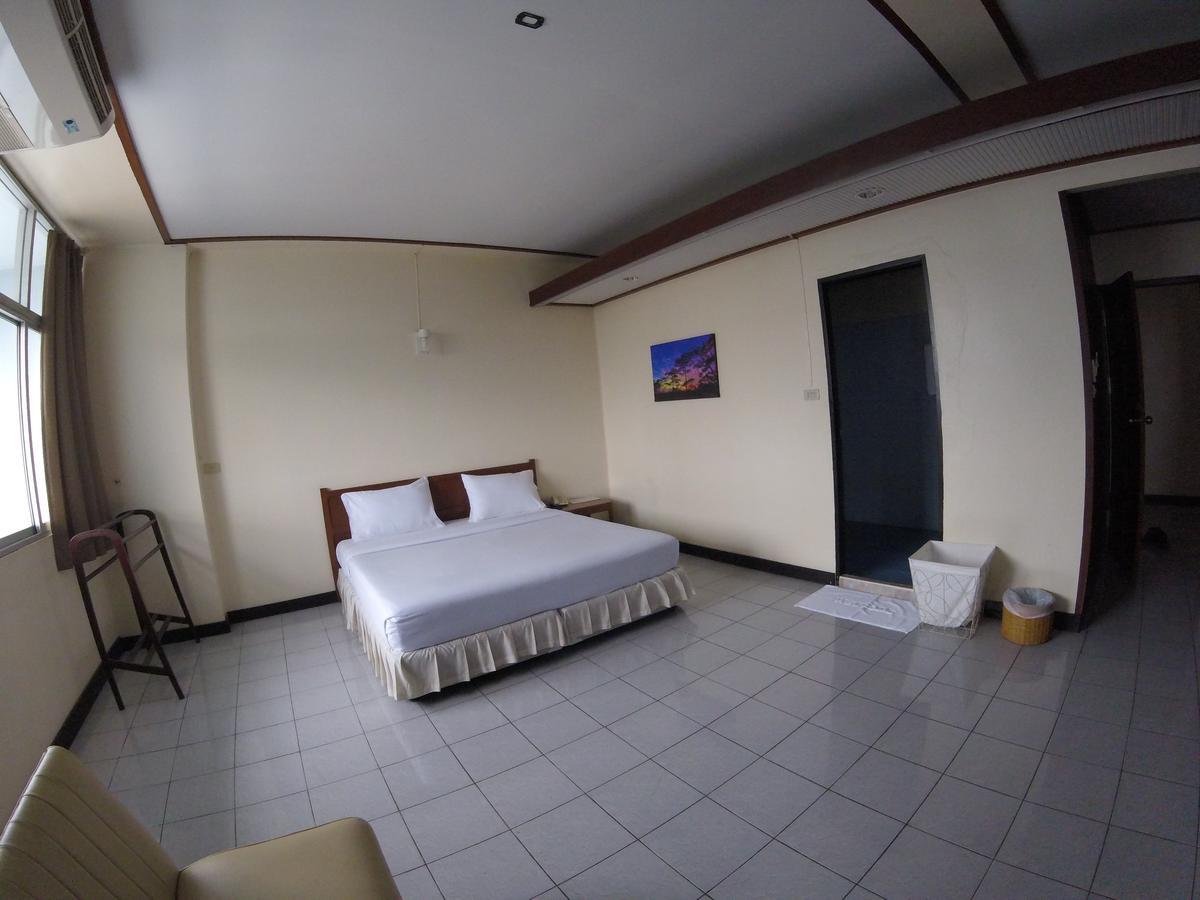 Tapee Hotel Surat Thani Zewnętrze zdjęcie